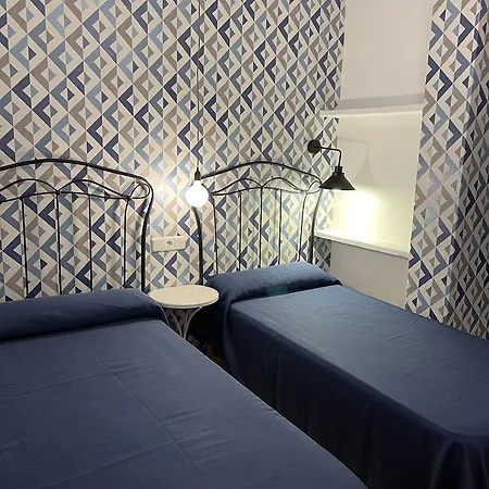 Boutique Poniente Playa 2*
