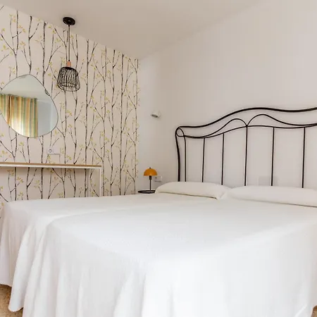 Boutique Poniente Playa San Antonio (Ibiza)