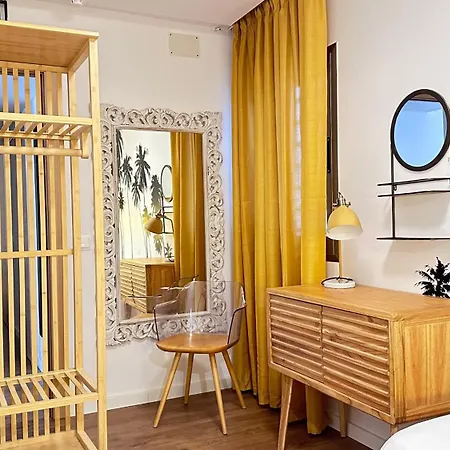 Boutique Poniente Playa Apartment